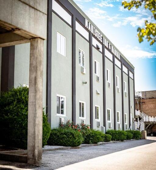 فندق Manistee Inn & Marina