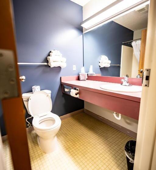 فندق Manistee Inn & Marina