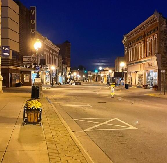 فندق Manistee Inn & Marina