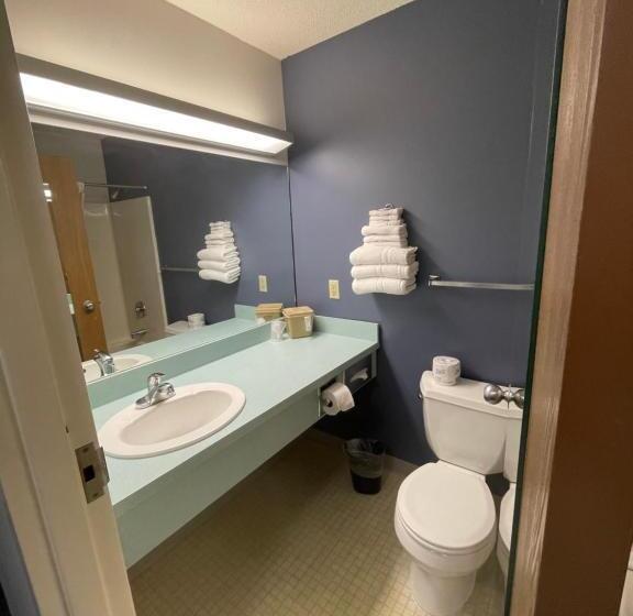 فندق Manistee Inn & Marina