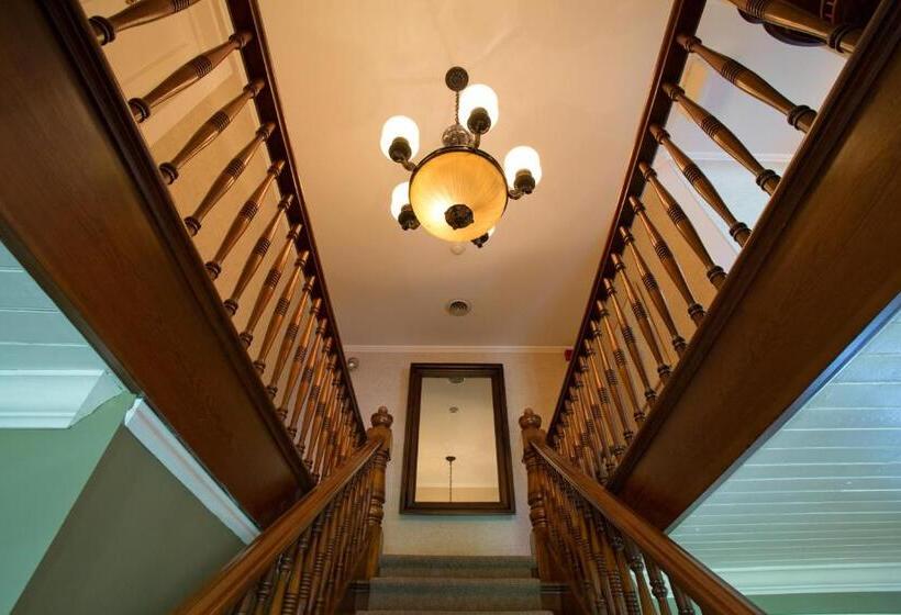 בית מלון כפרי Maplewood