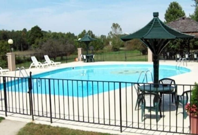 فندق Mariann Travel Inn Scottsburg