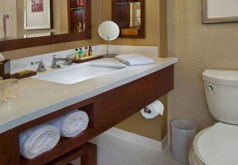 호텔 Marriott Louisville East