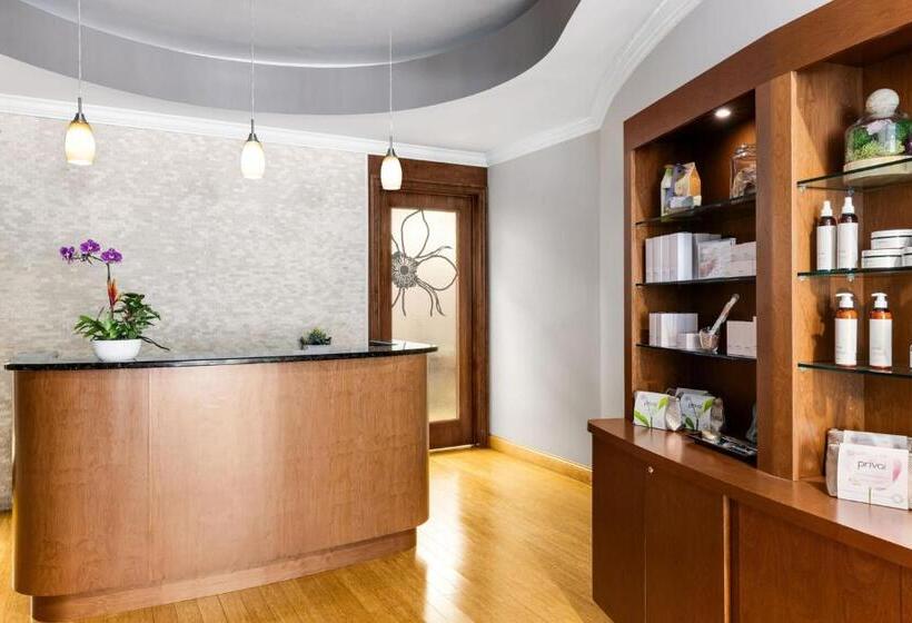 هتل Marriott's Cypress Harbour Villas