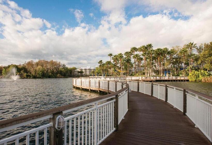 هتل Marriott's Cypress Harbour Villas