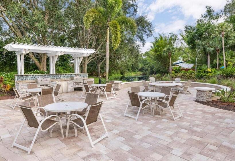 هتل Marriott's Cypress Harbour Villas