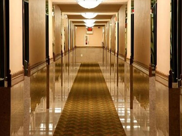 فندق Marvin S Garden Inn