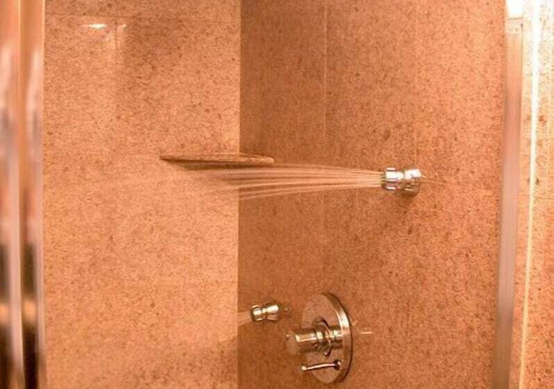 בית מלון כפרי Marvin S Garden Inn