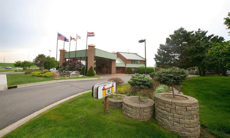 בית מלון כפרי Marvin S Garden Inn