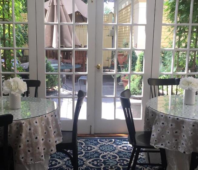 فندق Mary Prentiss Inn