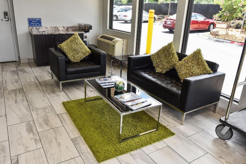 فندق Masters Inn Tucker