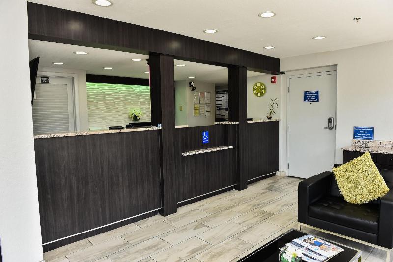 فندق Masters Inn Tucker