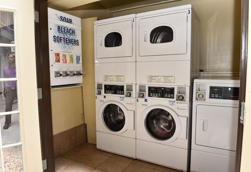 فندق Masters Inn Tucker