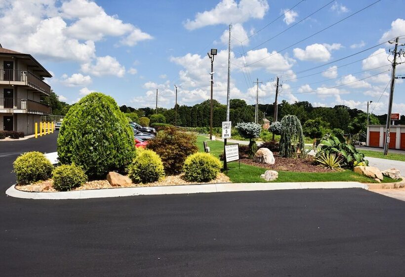 فندق Masters Inn Tucker