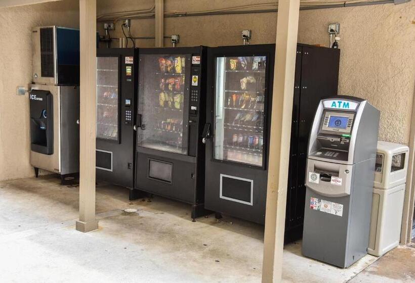 فندق Masters Inn Tucker