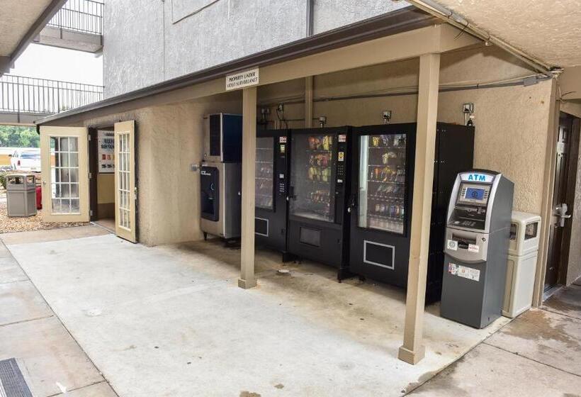 فندق Masters Inn Tucker