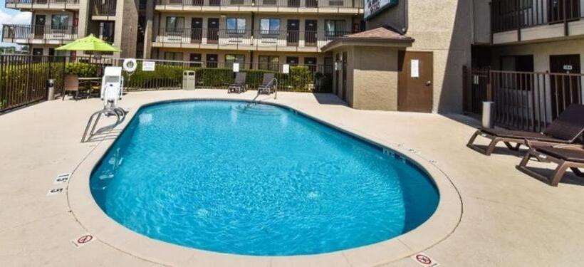 فندق Masters Inn Tucker