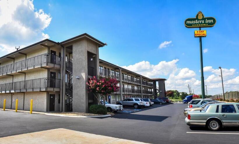 فندق Masters Inn Tucker