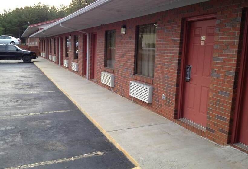 هتل Mcclellan Inn