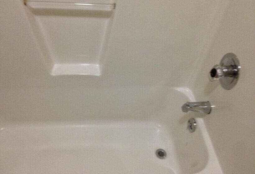 هتل Mcclellan Inn