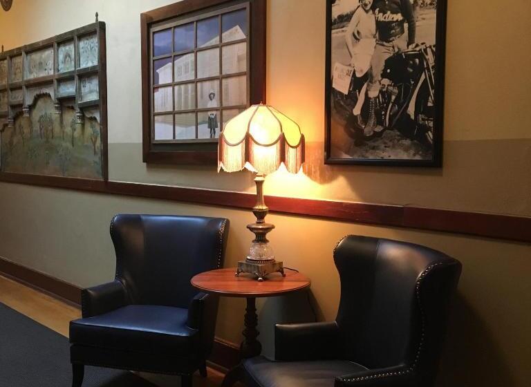 هتل Mcmenamins Kennedy School