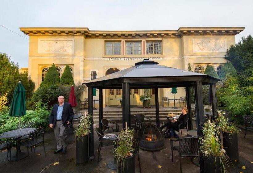 هتل Mcmenamins Kennedy School