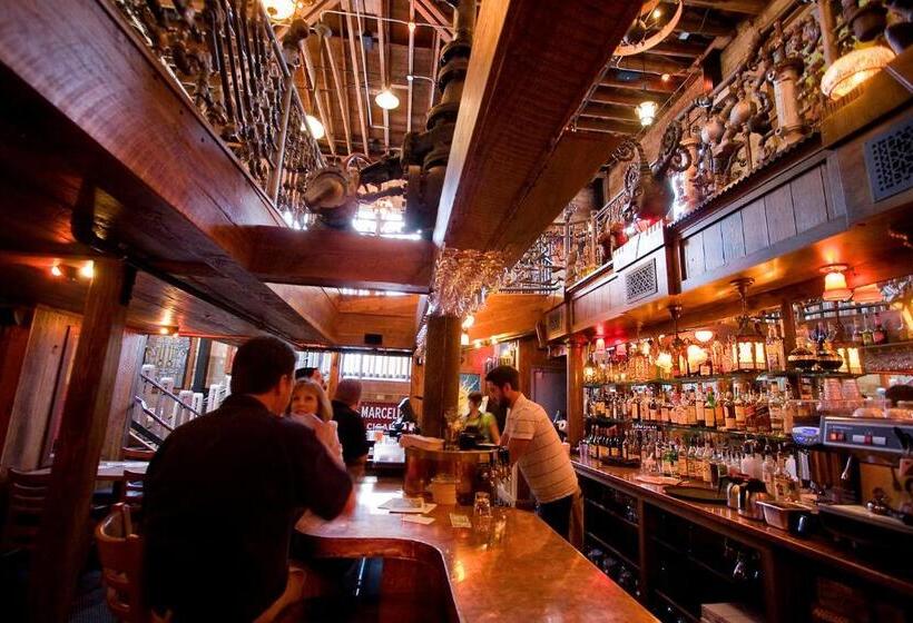 هتل Mcmenamins Kennedy School