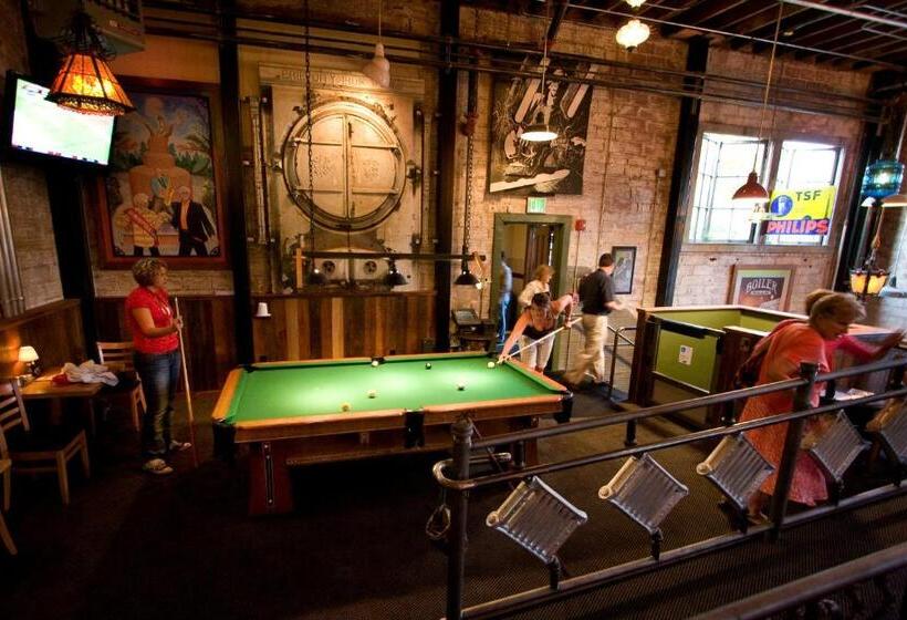 هتل Mcmenamins Kennedy School