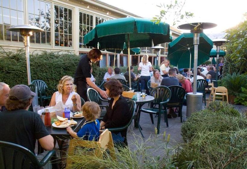 هتل Mcmenamins Kennedy School