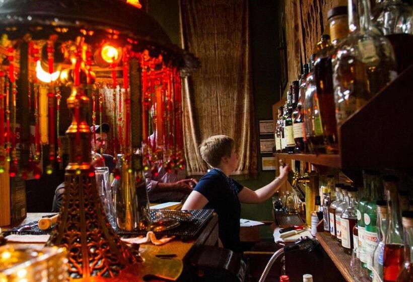 هتل Mcmenamins Kennedy School