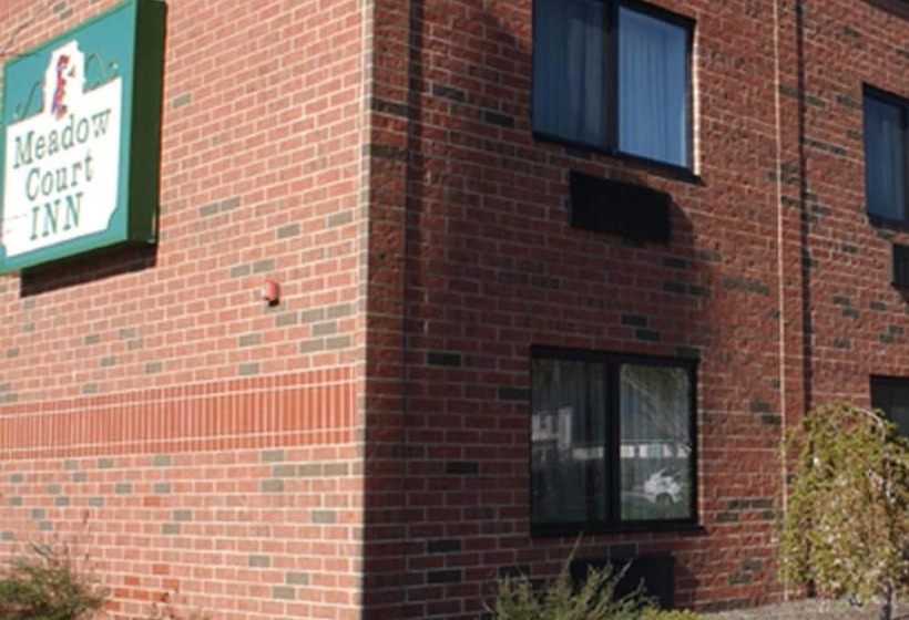 فندق Meadow Court Inn  Ithaca