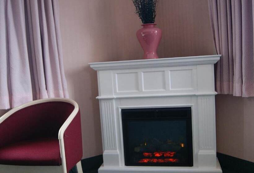 فندق Meadow Court Inn  Ithaca