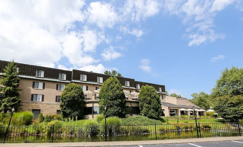 فندق Meadowbrook Inn