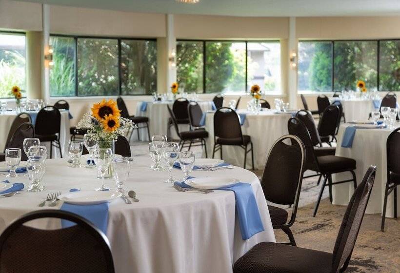 فندق Meadowbrook Inn