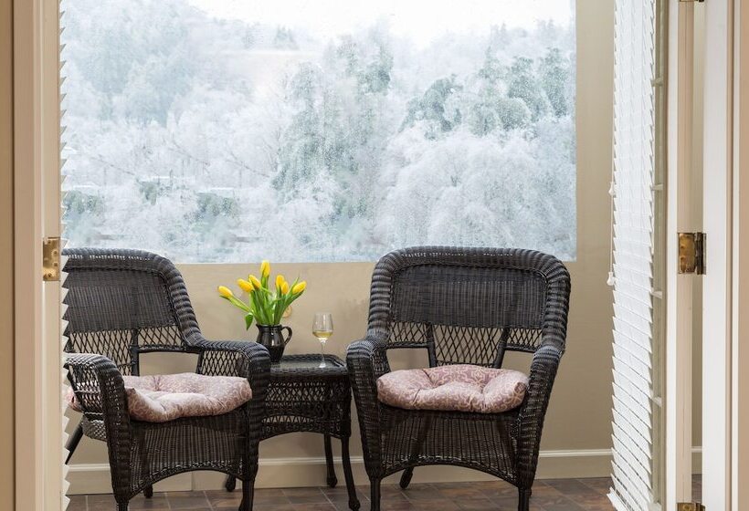 فندق Meadowbrook Inn