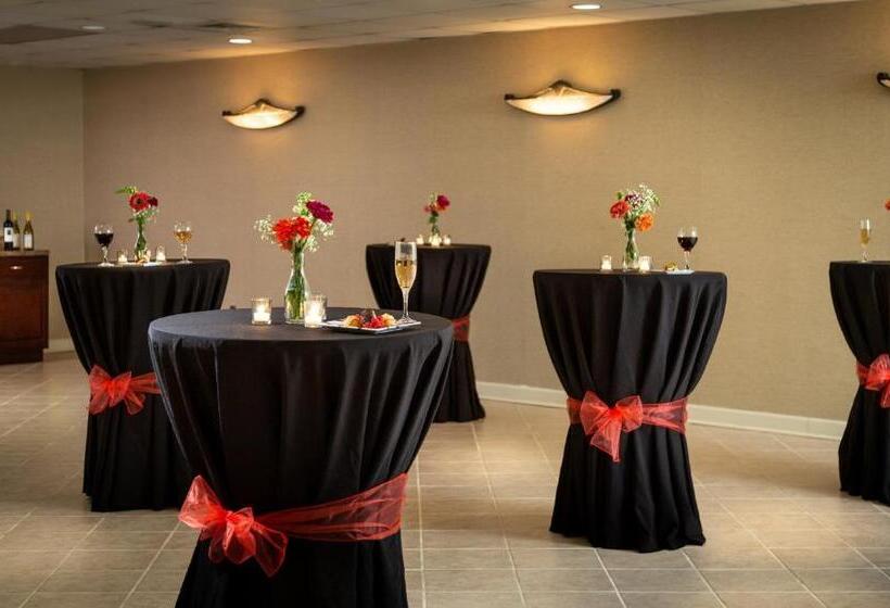 فندق Meadowbrook Inn