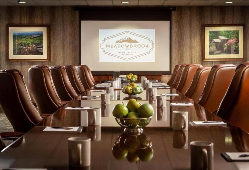 فندق Meadowbrook Inn