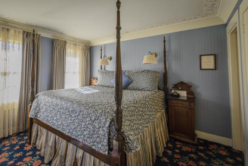 Mendocino Hotel & Garden