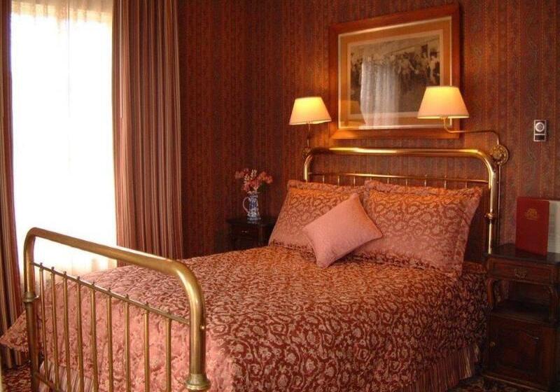 Mendocino Hotel & Garden