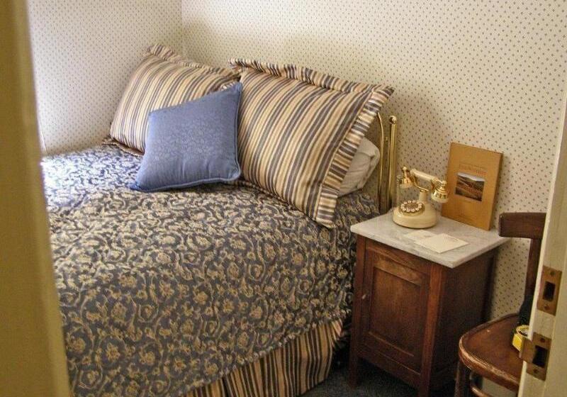 Mendocino Hotel & Garden