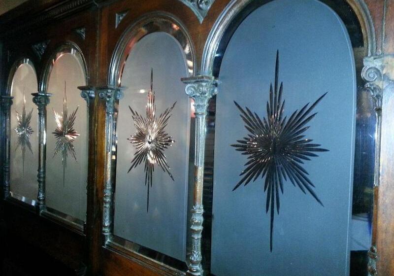 Mendocino Hotel & Garden