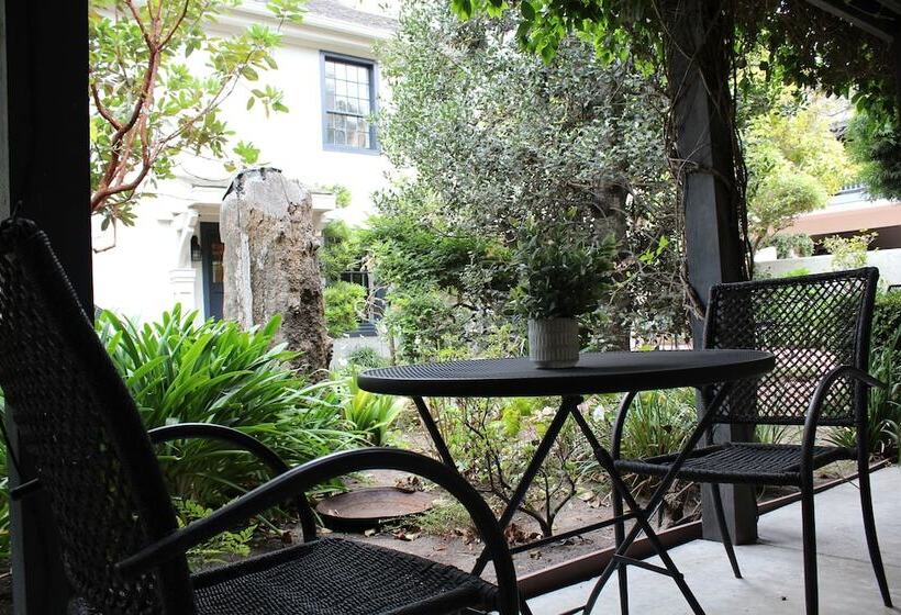 فندق Merritt House