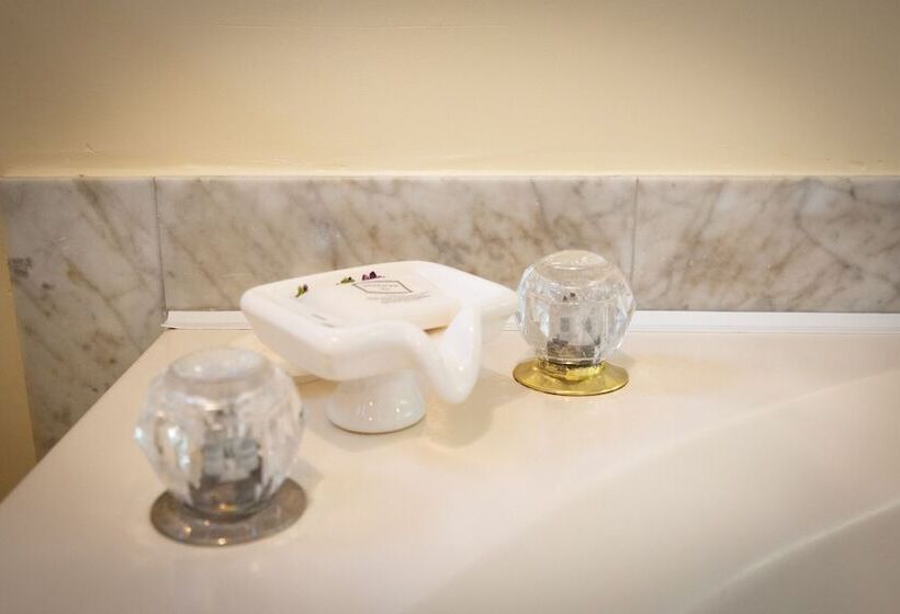 בית מלון כפרי Mill Rose Inn