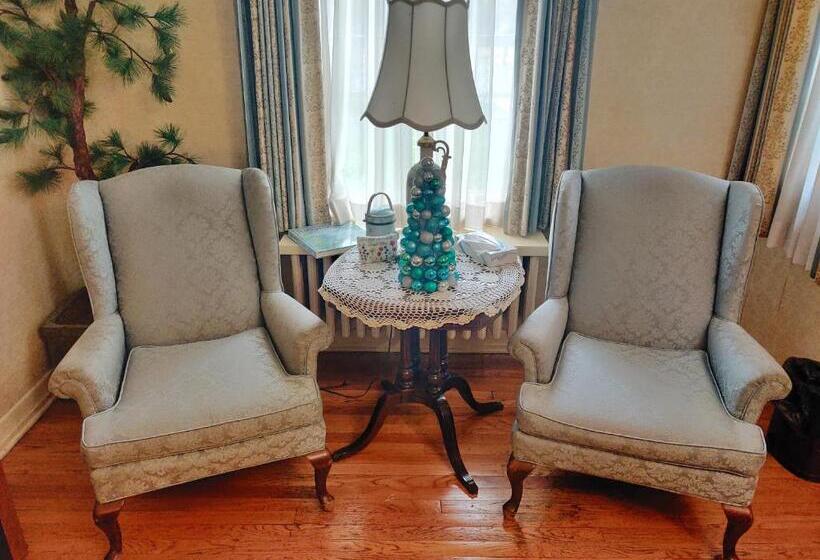 فندق Montague Inn Bed & Breakfast