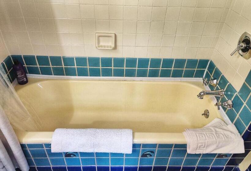 فندق Montague Inn Bed & Breakfast