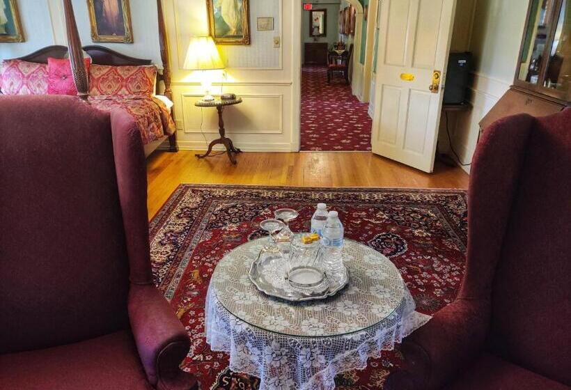 فندق Montague Inn Bed & Breakfast