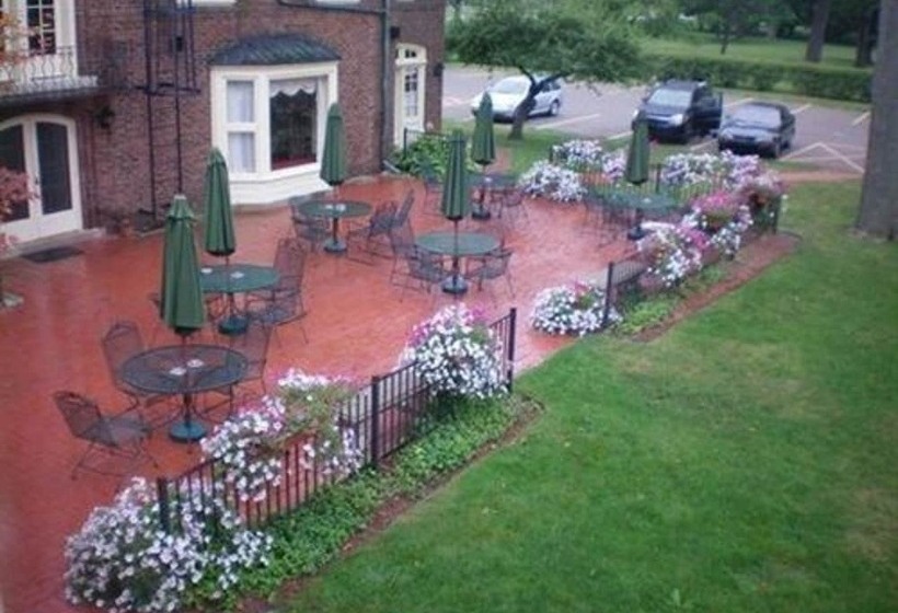 فندق Montague Inn Bed & Breakfast