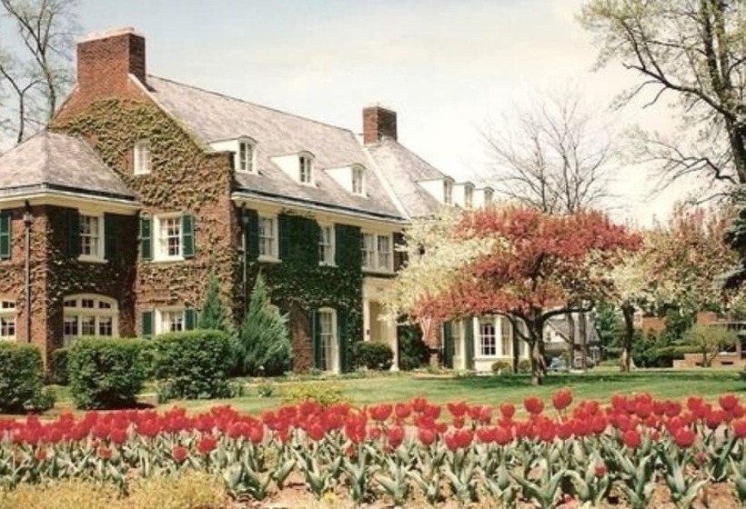 فندق Montague Inn Bed & Breakfast