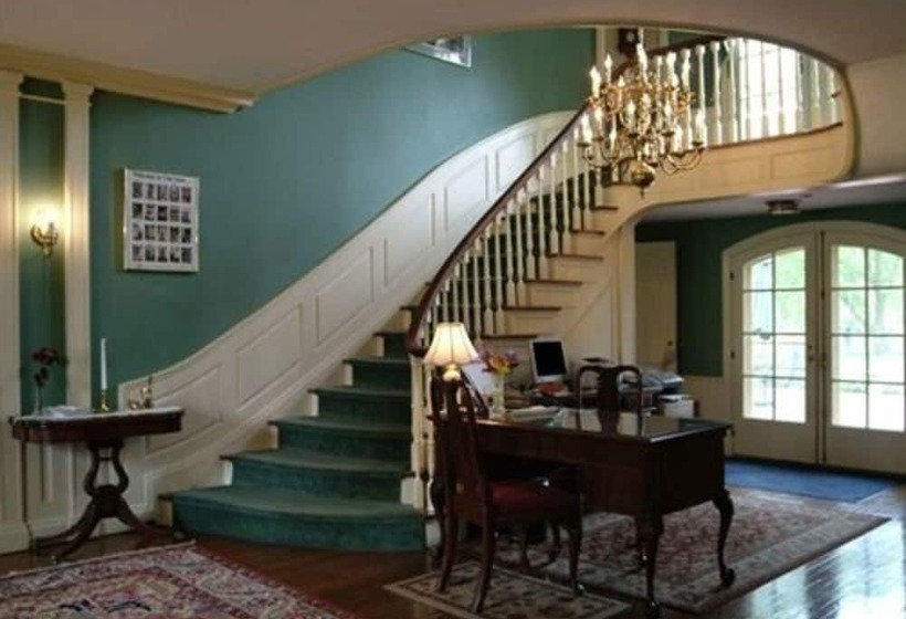 فندق Montague Inn Bed & Breakfast