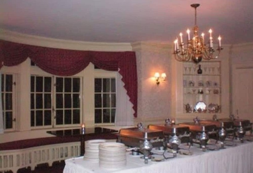 فندق Montague Inn Bed & Breakfast